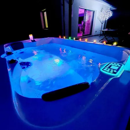 Mini Coup De Coeur Avec Jacuzzi Et Sauna Clim Jardin Clos Et Parking Sur Place *