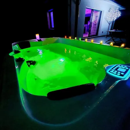 Mini Coup De Coeur Avec Jacuzzi Et Sauna Clim Jardin Clos Et Parking Sur Place * Ychoux
