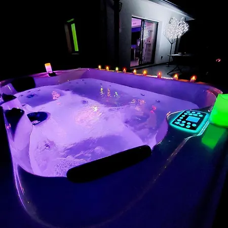 Mini Coup De Coeur Avec Jacuzzi Et Sauna Clim Jardin Clos Et Parking Sur Place
