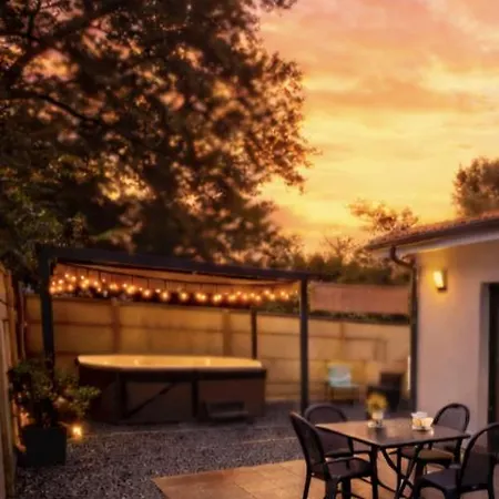 Вилла Mini Coup De Coeur Avec Jacuzzi Et Sauna Clim Jardin Clos Et Parking Sur Place Ychoux